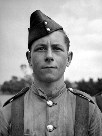 An Irish Air Force Recruit for the Volunteer Army